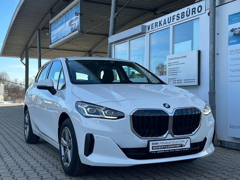 Gebraucht BMW 218 Active Tourer 136 PS (100 kW) 2025 Weiß Van / Kleinbus