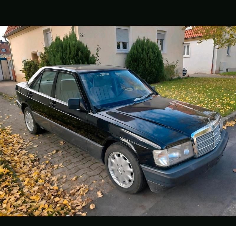 Schwarz Gebraucht 1990 Mercedes 190 Limousine | 4.200 € - Bild 1/4
