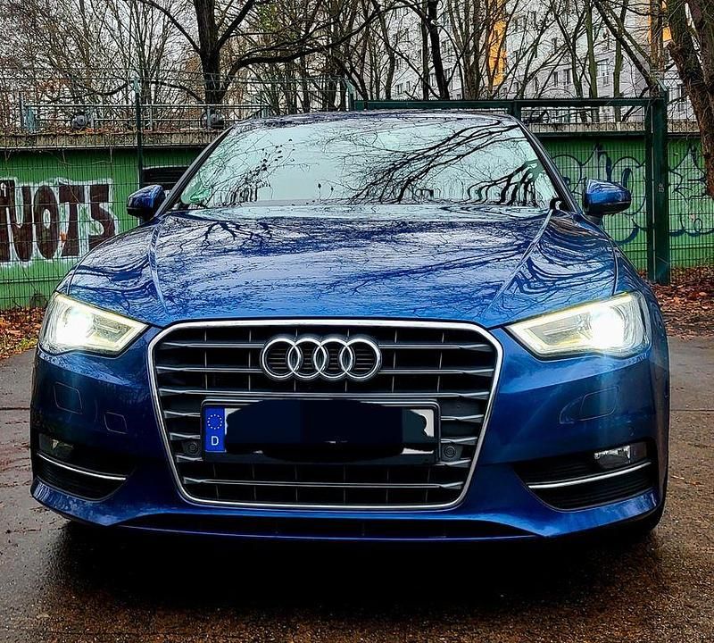 Gebraucht Audi A3 Sport 125 PS (91 kW) 2014 Blau Limousine