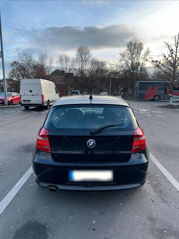 Gebraucht BMW 118 143 PS (105 kW) 2009 Schwarz Kleinwagen
