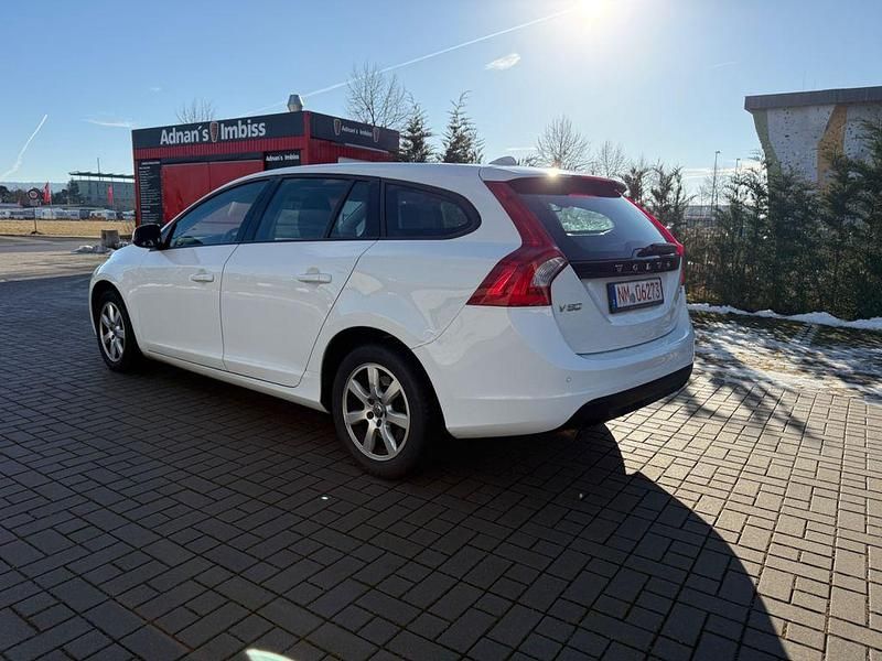 Gebraucht Volvo V60 114 PS (83 kW) 2011 Weiß Kombi
