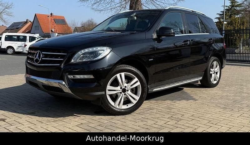 Gebraucht Mercedes ML350 258 PS (189 kW) 2012 Schwarz SUV