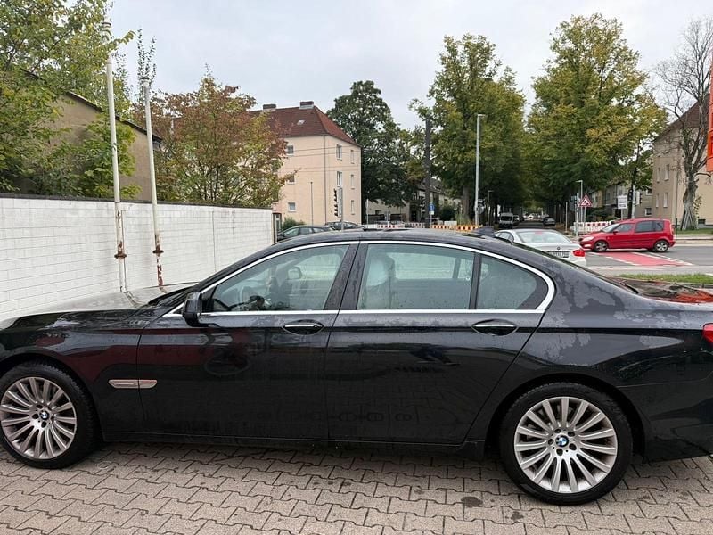 Schwarz Gebraucht 2009 BMW 730 Limousine | 8.000 € (Superpreis) - Bild 1/4