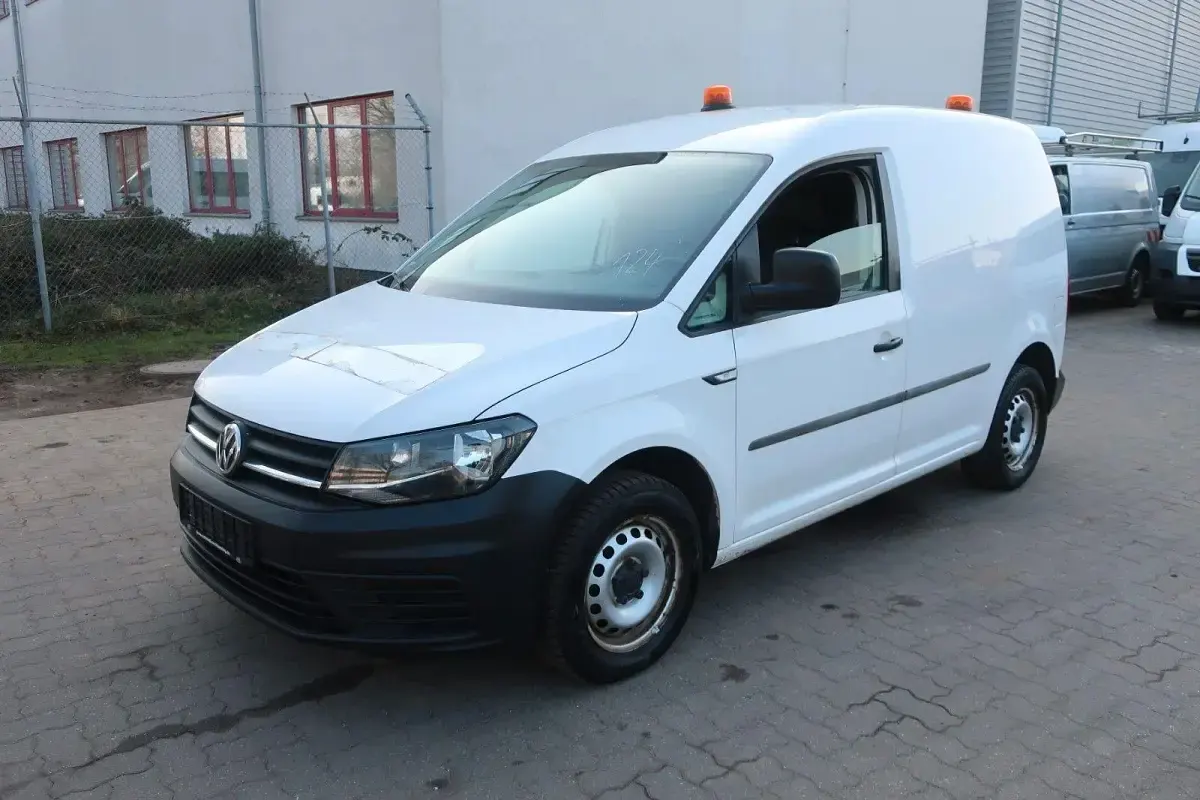 Second-hand VW Caddy 102 CP (75 kW) 2019 Alb Monovolum