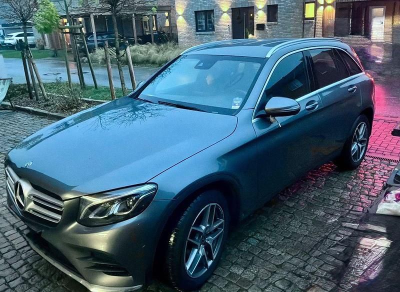 Grau Gebraucht 2019 Mercedes GLC220 SUV | 27.000 € (Guter Preis) - Bild 1/3