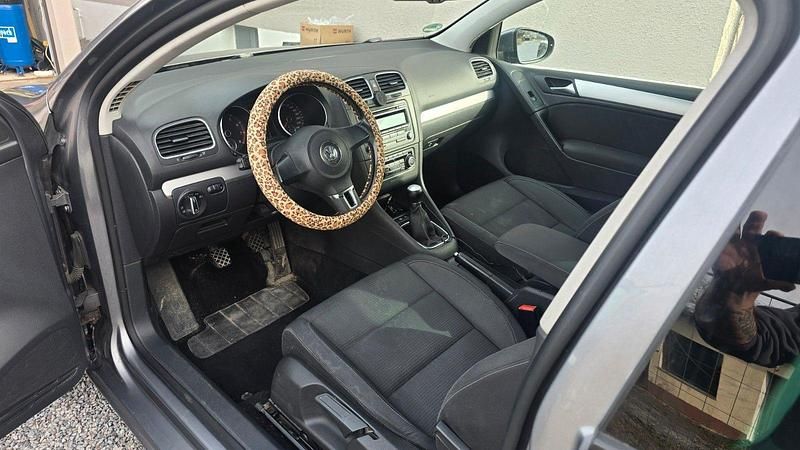 Gebraucht VW Golf Team 160 PS (117 kW) 2011 Grau Coupé