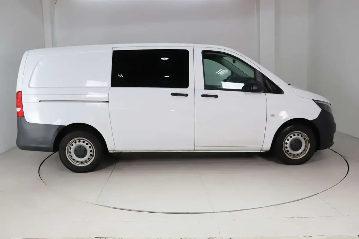 Gebraucht Mercedes Vito 163 PS (119 kW) 2021 Weiß Van