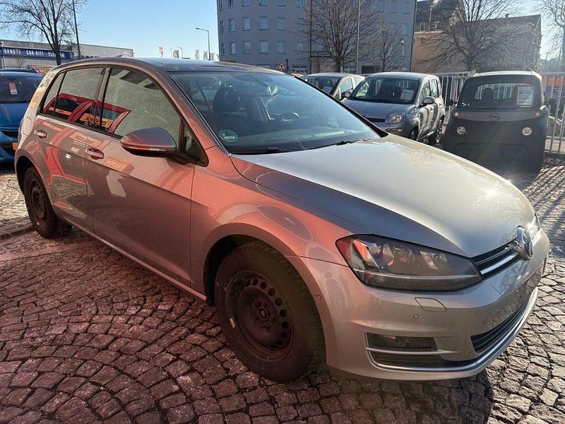 Gebraucht VW Golf VII Highline 122 PS (89 kW) 2013 Silber Limousine