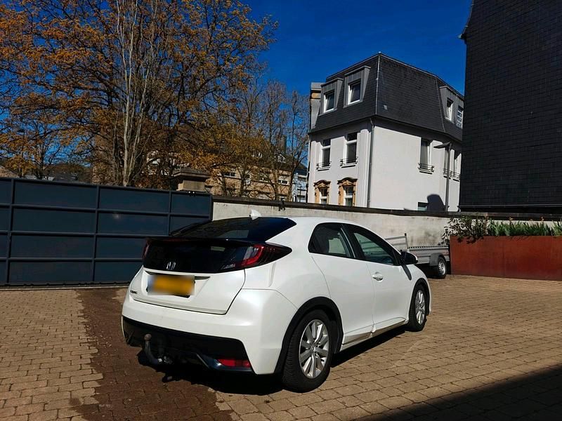 Gebraucht Honda Civic 141 PS (103 kW) 2015 Weiß Limousine