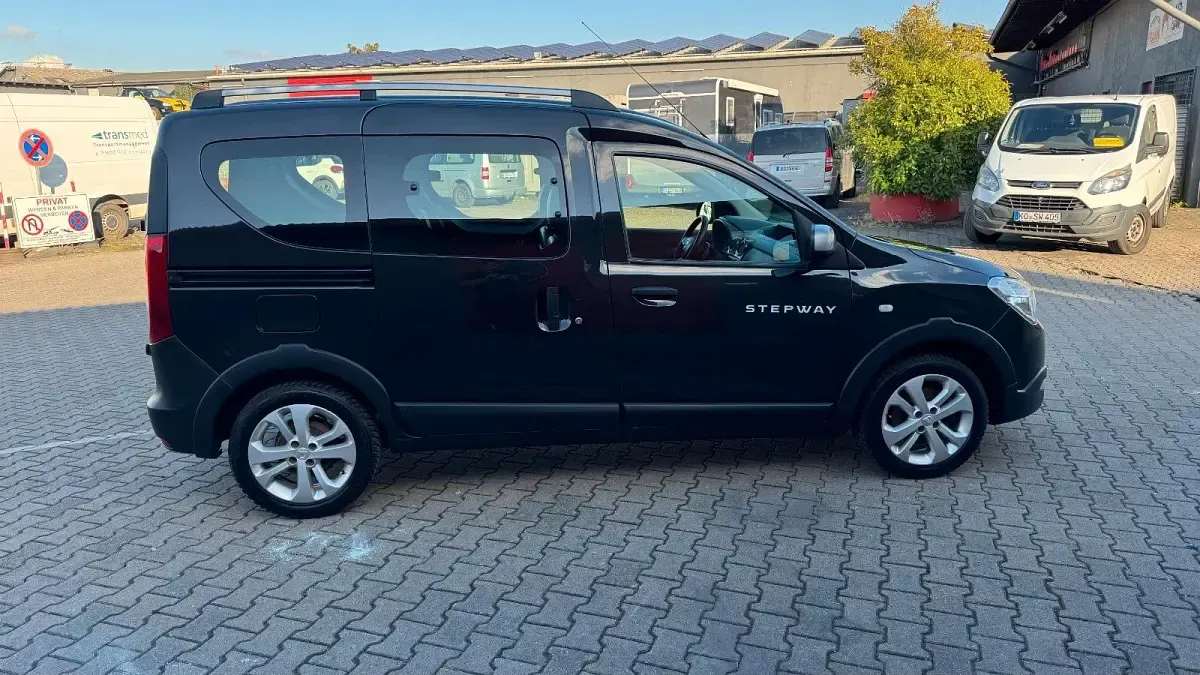 Gebraucht Dacia Dokker Stepway 116 PS (85 kW) 2017 Schwarz Van / Kleinbus