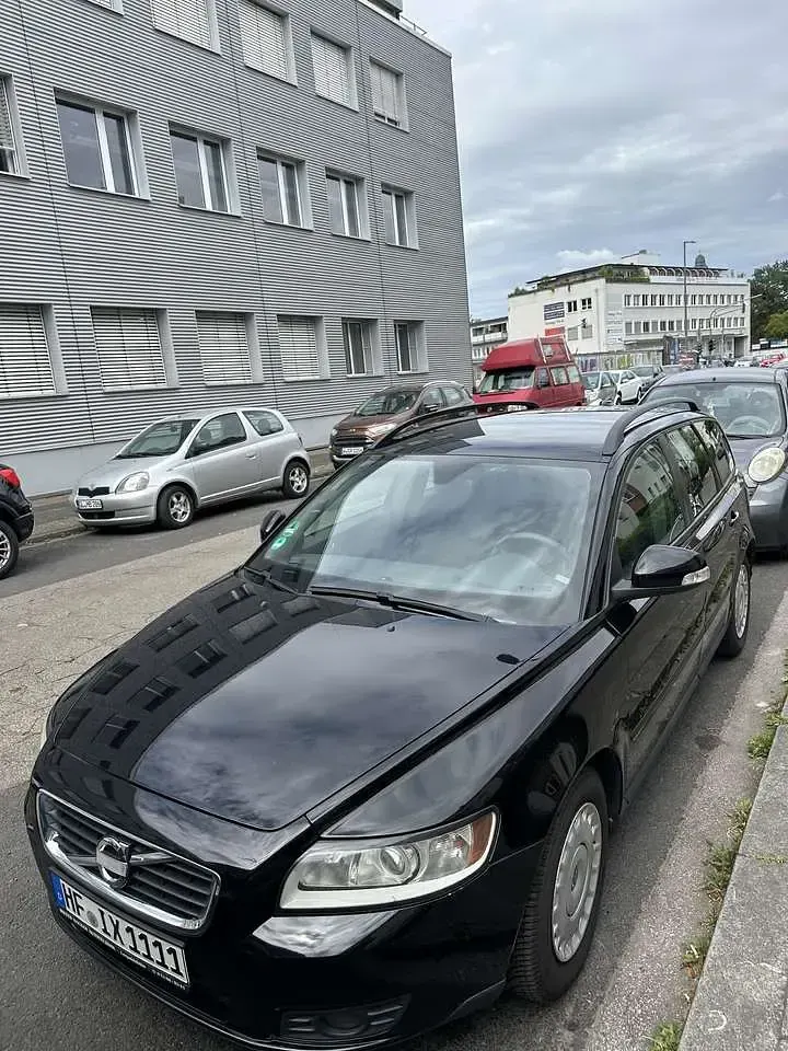 Gebraucht Volvo V50 114 PS (83 kW) 2010 Schwarz Kombi