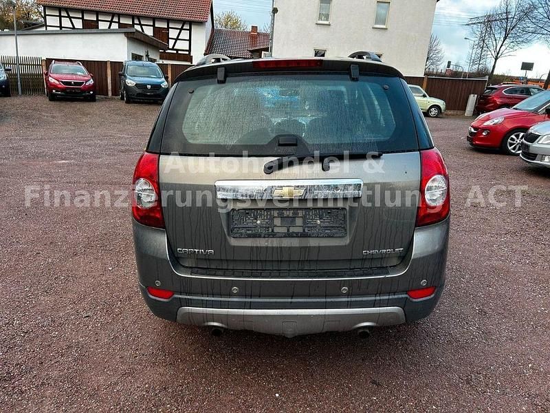 Gebraucht Chevrolet Captiva 136 PS (100 kW) 2009 Grau SUV