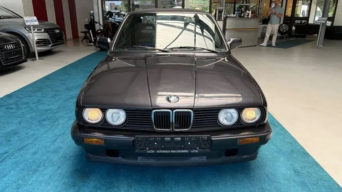 Gebraucht BMW 316 M Sport 99 PS (72 kW) 1989 Schwarz Cabrio