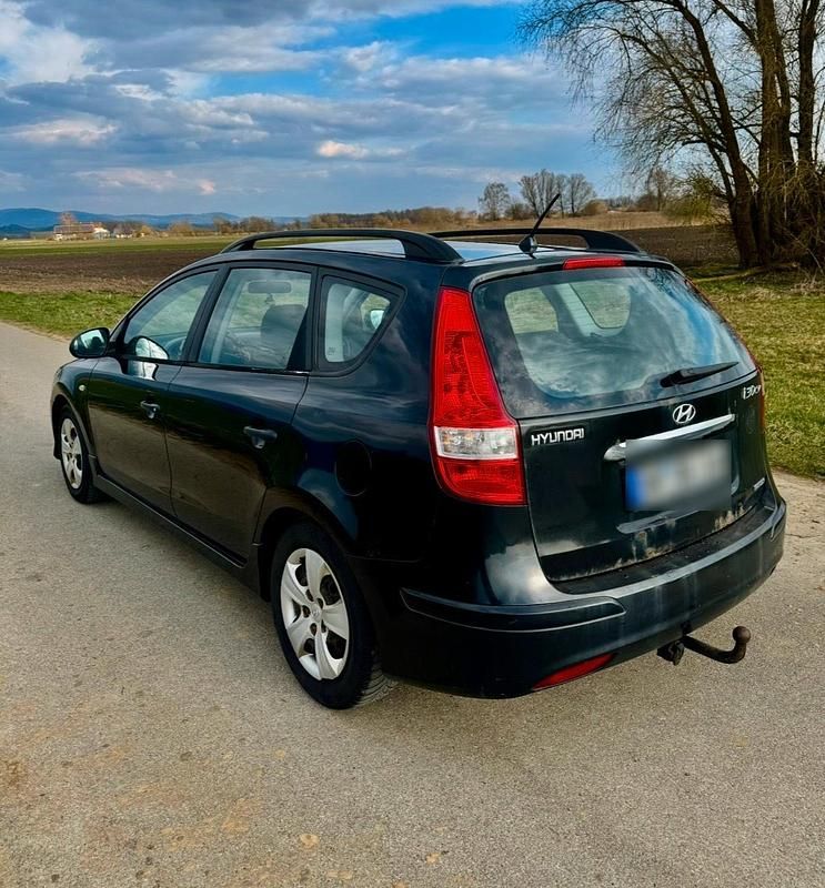 Gebraucht Hyundai i30 110 PS (80 kW) 2010 Schwarz Kombi