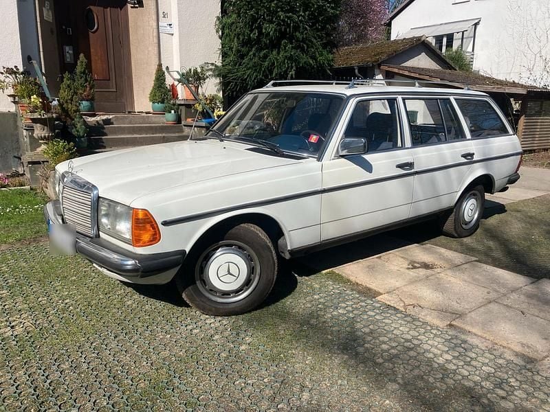 Gebraucht Mercedes 240 72 PS (52 kW) 1985 Kombi