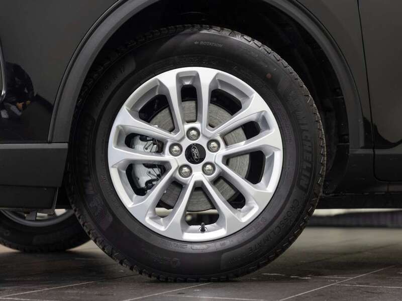 Gebraucht Ford Kuga Titanium 150 PS (110 kW) 2024 Agate black metallic SUV