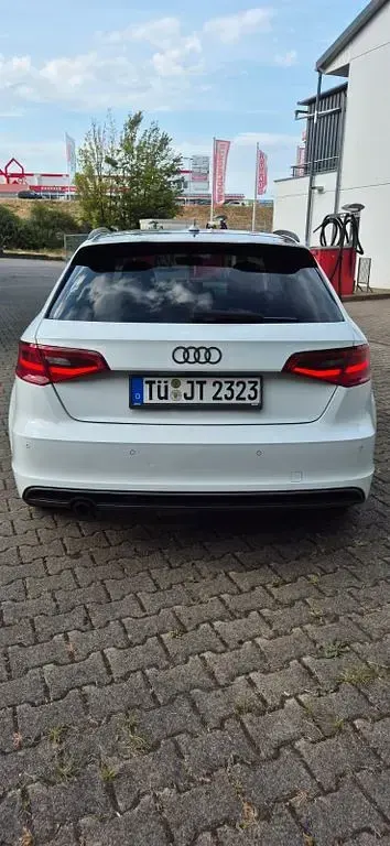 Gebraucht Audi A3 S-Line 110 PS (80 kW) 2015 Weiß Limousine
