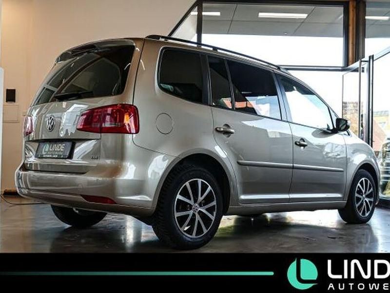Gebraucht VW Touran Comfortline 105 PS (77 kW) 2013 Beige Van / Kleinbus