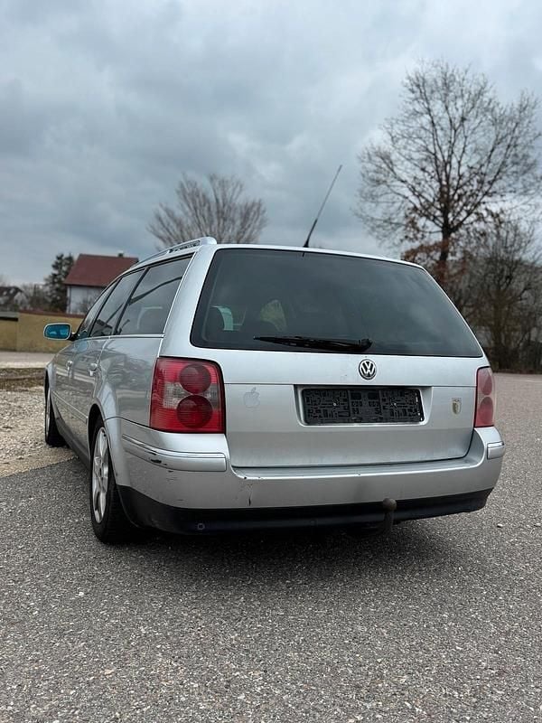 Gebraucht VW Passat Highline 150 PS (110 kW) 2002 Silber Kombi