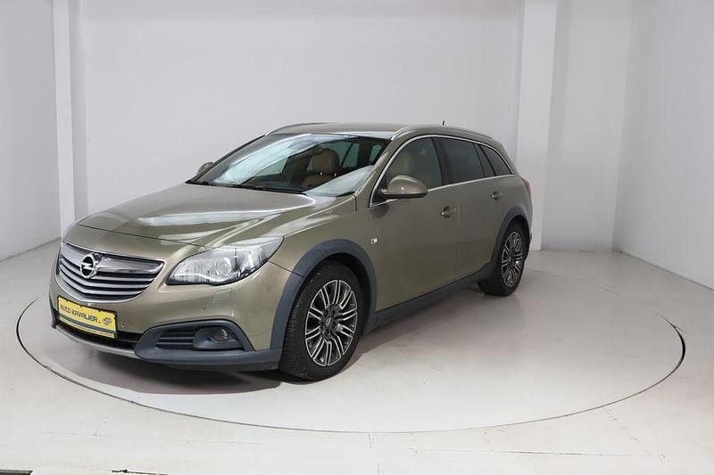 Grün Gebraucht 2015 Opel Insignia Country Tourer Kombi | 9.980 € (Superpreis) - Bild 1/4
