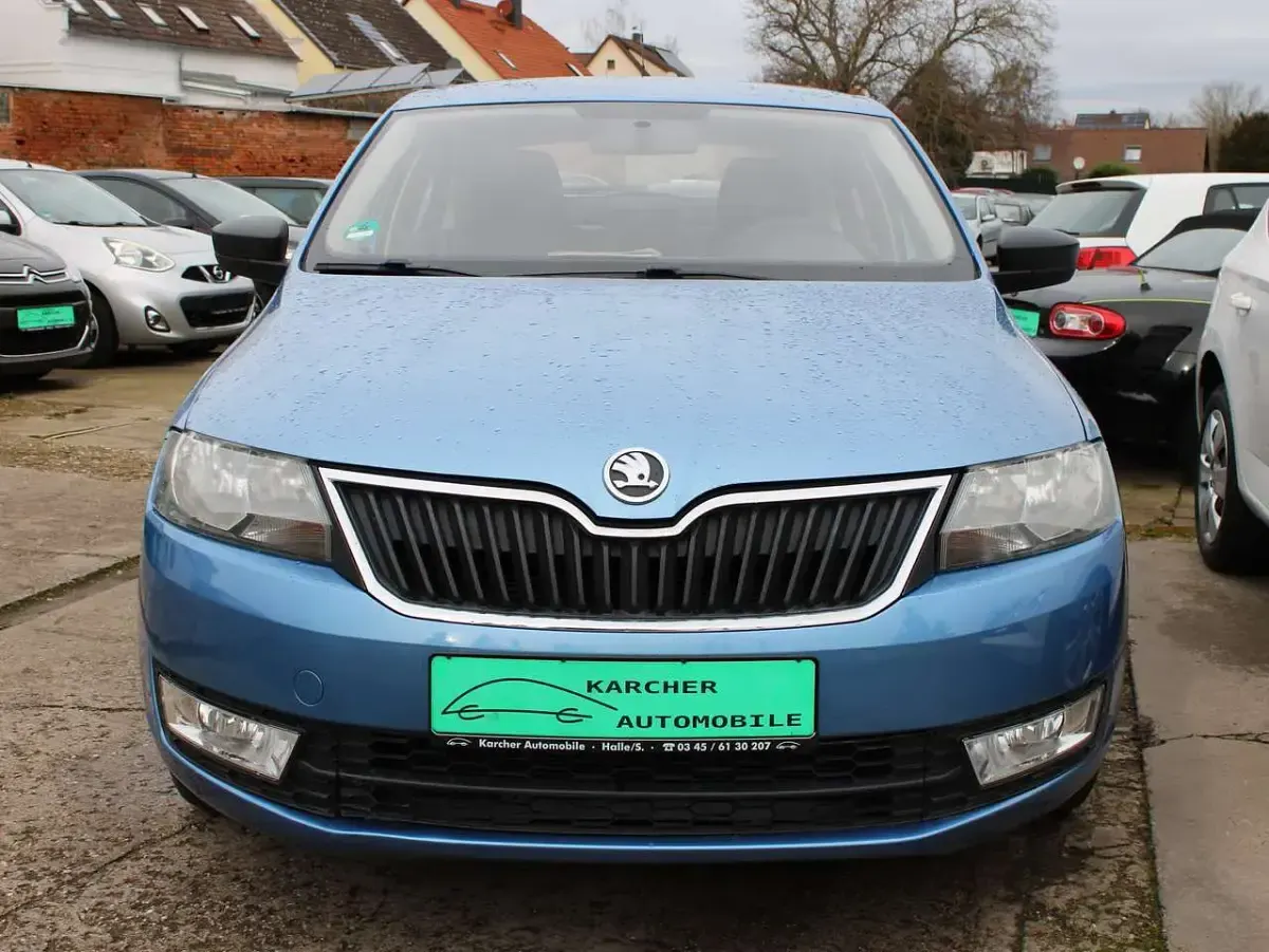 Gebraucht Skoda Rapid Active 105 PS (77 kW) 2013 Denimblau metallic Limousine