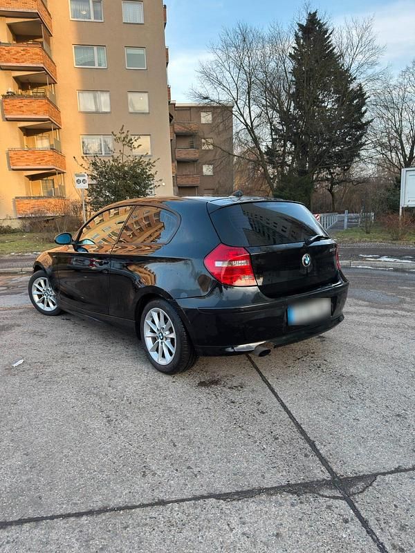 Gebraucht BMW 118 143 PS (105 kW) 2008 Schwarz Kleinwagen