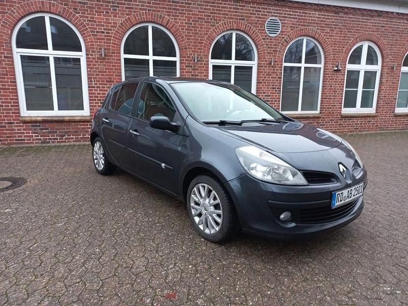 Grau Gebraucht 2009 Renault Clio II Dynamique Limousine | 3.450 € (Fairer Preis) - Bild 1/4