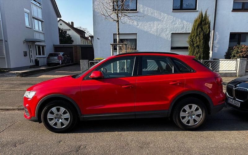 Gebraucht Audi Q3 Design 150 PS (110 kW) 2018 Rot SUV