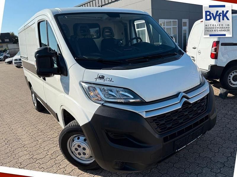 Weiß Gebraucht 2020 Citroën Jumper Start Van / Kleinbus | 14.990 € (Guter Preis) - Bild 1/4