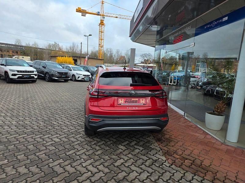 Gebraucht VW Taigo Style 150 PS (110 kW) 2024 Rot SUV
