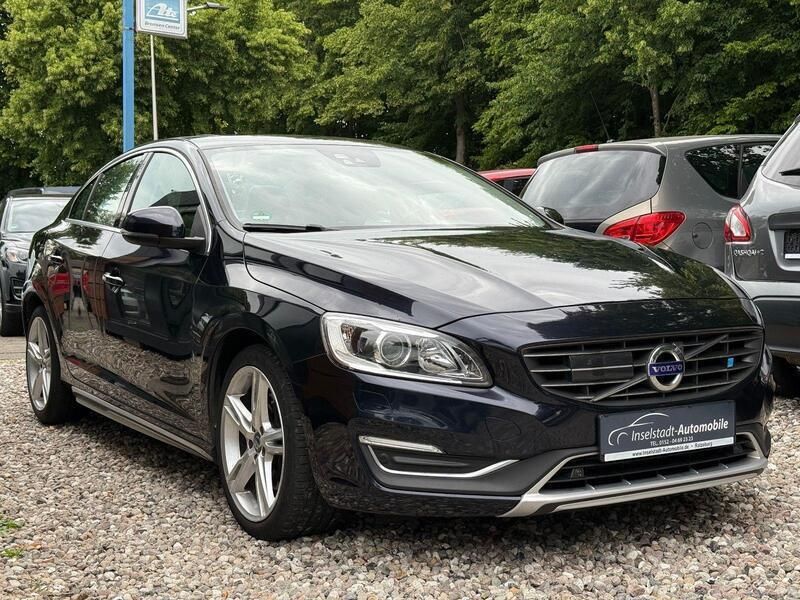 Blau Gebraucht 2016 Volvo S60 Summum Limousine | 13.999 € (Teuer) - Bild 1/4