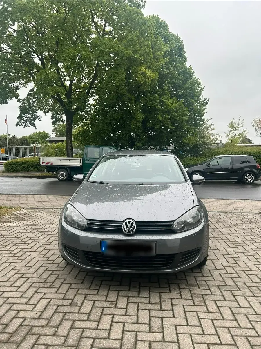 Gebraucht VW Golf VI Trendline 105 PS (77 kW) 2011 Grau Kleinwagen