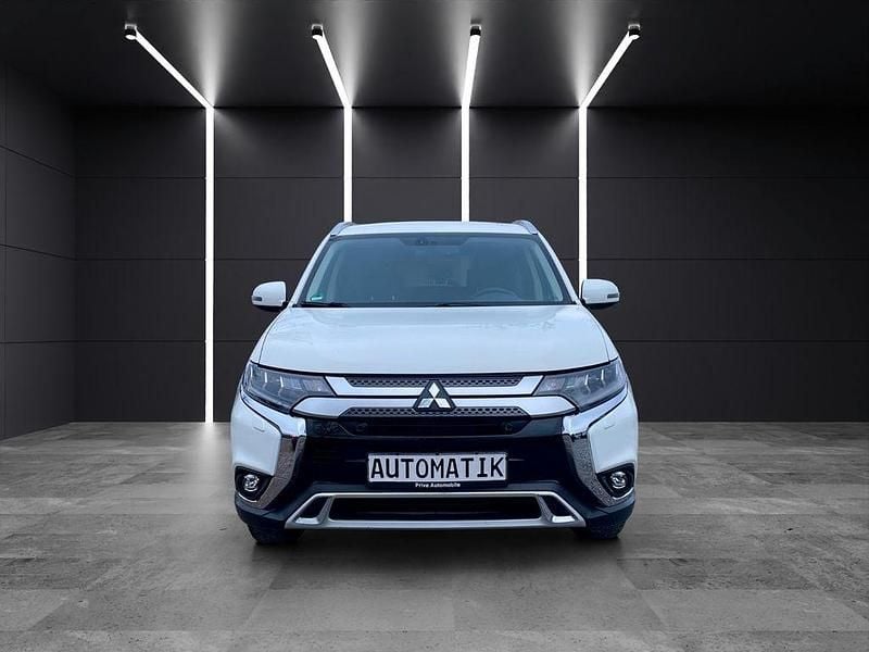 Gebraucht Mitsubishi Outlander Diamant Edition 150 PS (110 kW) 2019 Weiß SUV