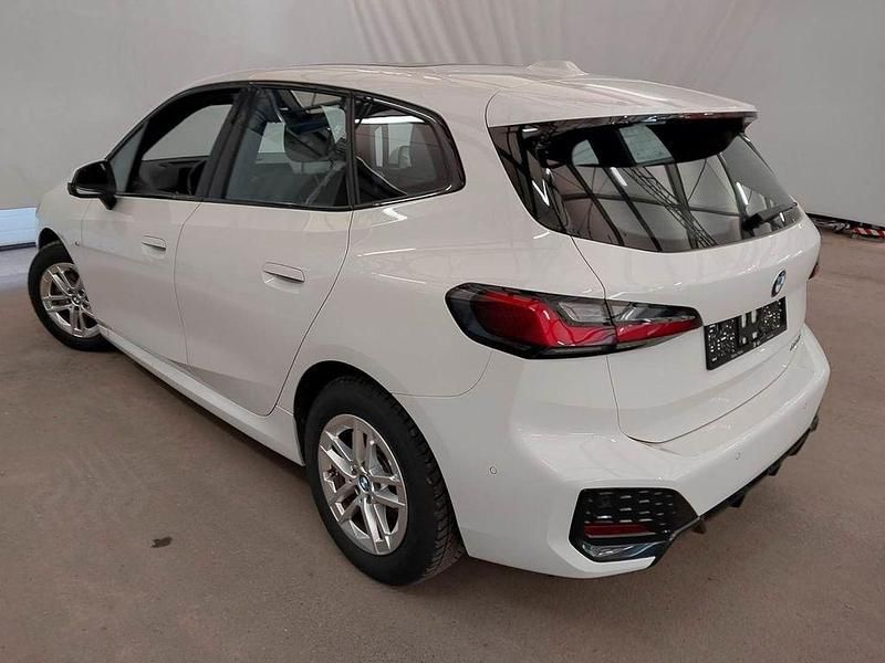 Gebraucht BMW 220 Active Tourer M Sport 170 PS (125 kW) 2025 Weiß Van / Kleinbus