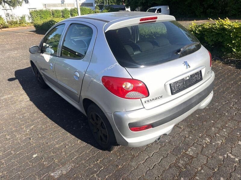 Gebraucht Peugeot 206+ 60 PS (44 kW) 2013 Grau Kleinwagen