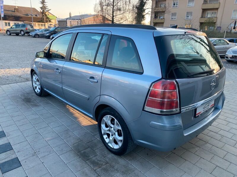 Gebraucht Opel Zafira Edition 150 PS (110 kW) 2005 Silber Van / Kleinbus