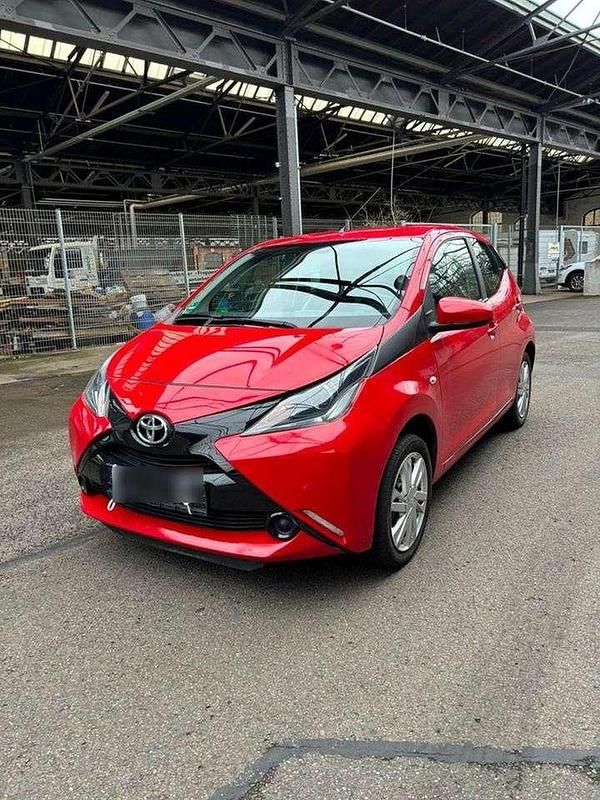 Gebraucht Toyota Aygo X 69 PS (50 kW) 2015 SUV