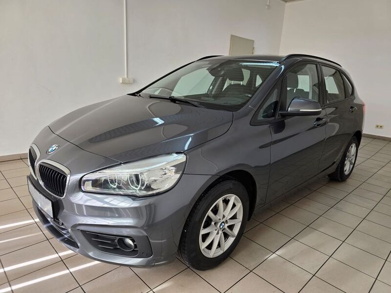 Grau Gebraucht 2016 BMW 216 Active Tourer Advantage Van / Kleinbus | 9.990 € (Guter Preis) - Bild 1/4