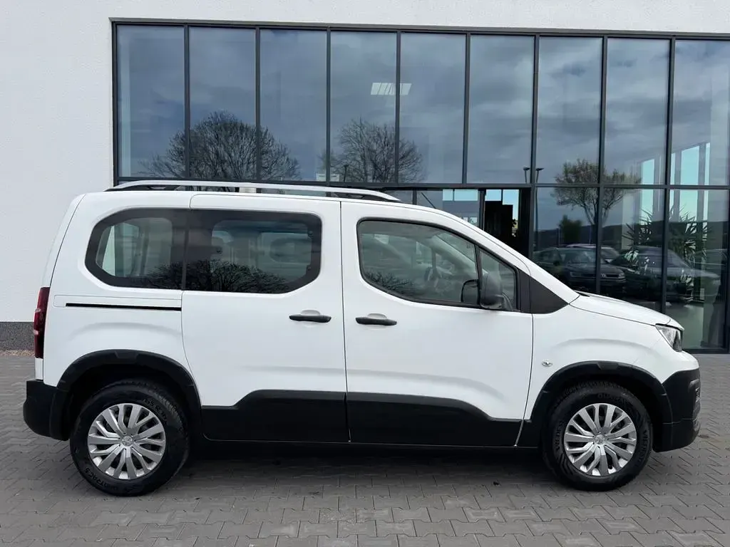 Gebraucht Peugeot Rifter Active 102 PS (75 kW) 2019 Weiß Van / Kleinbus
