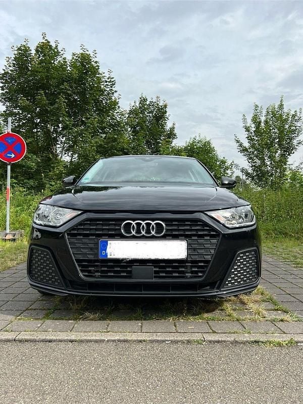 Schwarz Gebraucht 2023 Audi A1 Sportback Kleinwagen | 17.399 € (Superpreis) - Bild 1/4