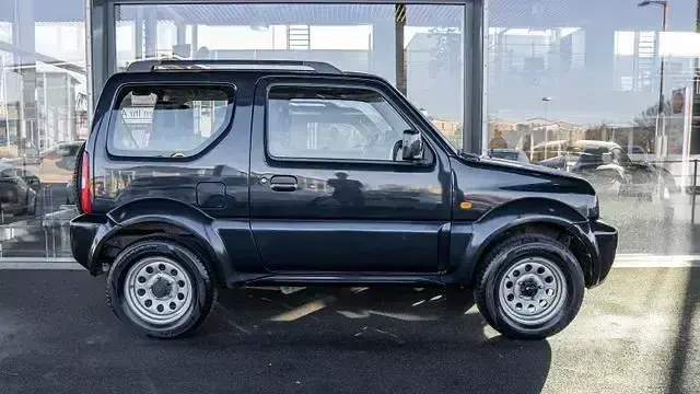 Używany Suzuki Jimny 86 KM (63 kW) 2012 Czarny SUV