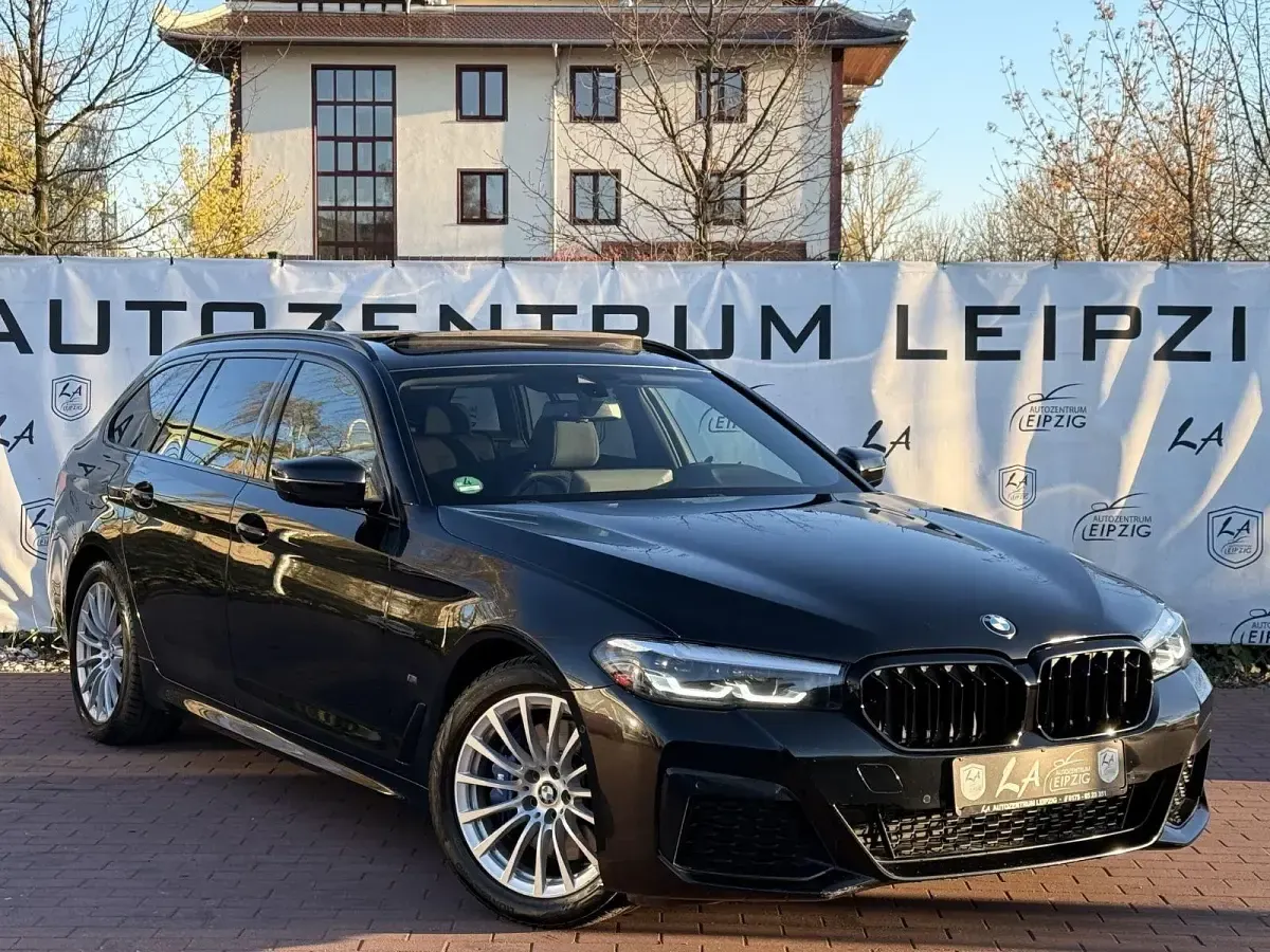 Gebraucht BMW 520 M Sport 163 PS (119 kW) 2021 Schwarz Kombi