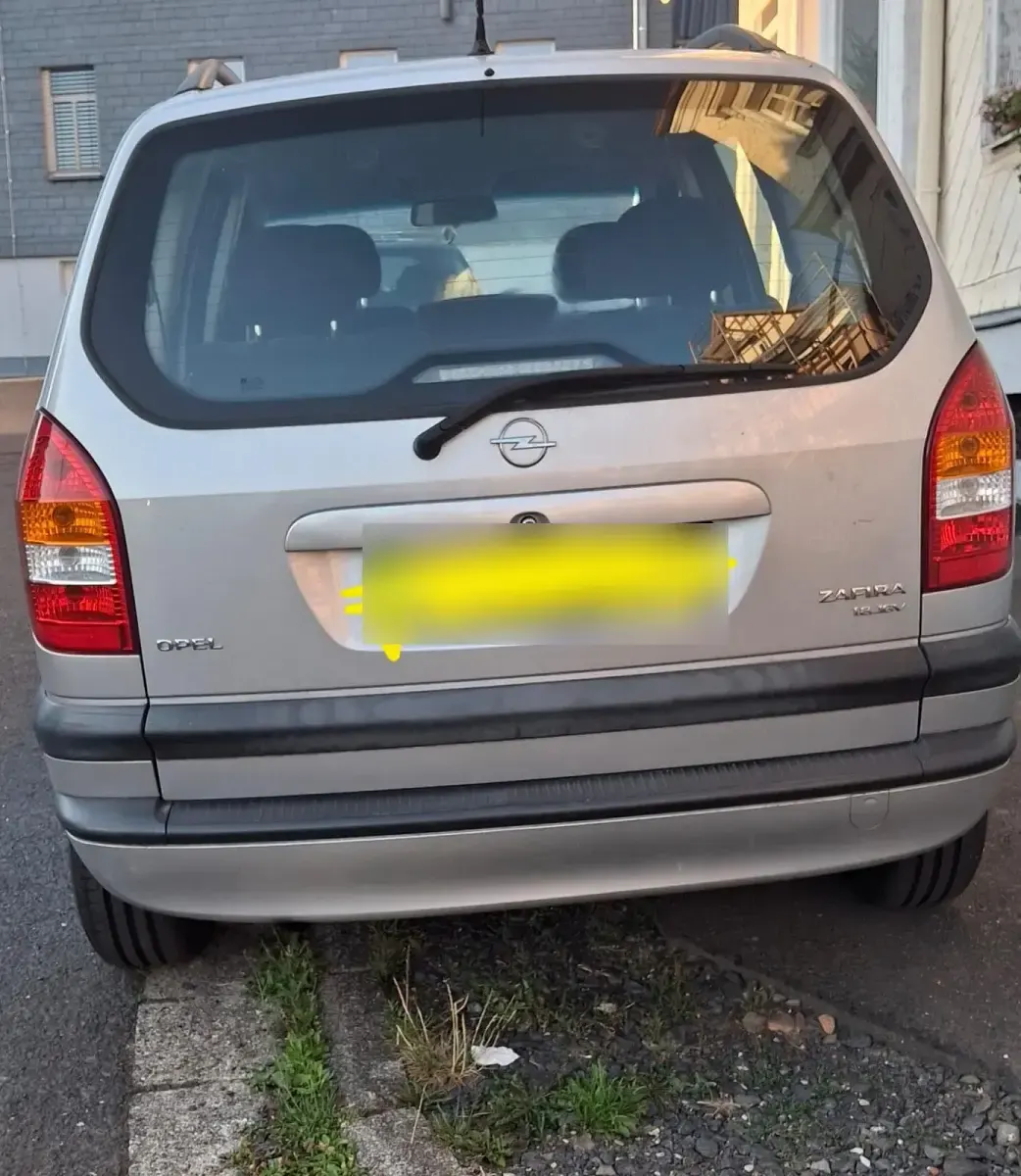 Gebraucht Opel Zafira 125 PS (91 kW) 2000 Silber Van / Kleinbus