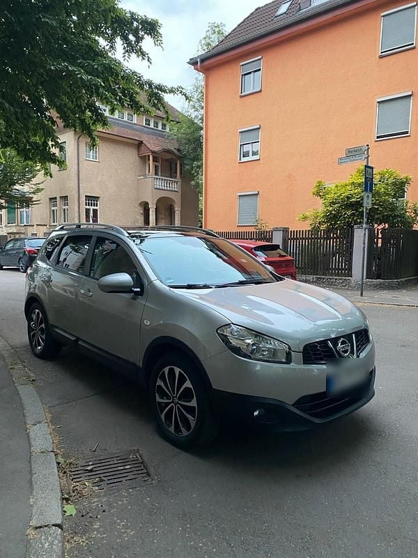 Grau Gebraucht 2011 Nissan Qashqai +2 SUV | 5.500 € (Guter Preis) - Bild 1/4