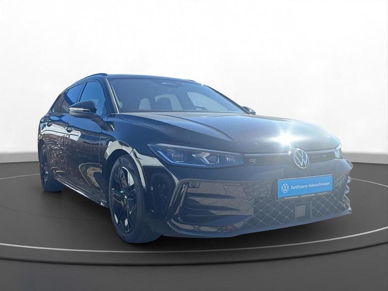 Gebraucht VW Passat R-line 150 PS (110 kW) 2025 Grenadillschwarz Kombi