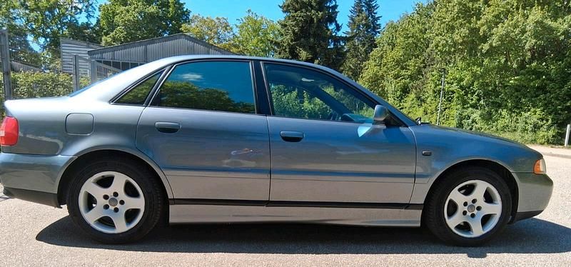 Gebraucht Audi A4 Ambiente 193 PS (141 kW) 1999 Grau Limousine
