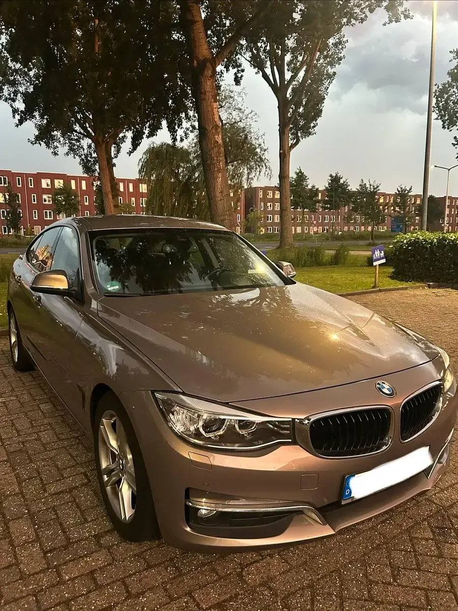 Gebraucht BMW 320 184 PS (135 kW) 2014 Beige Limousine