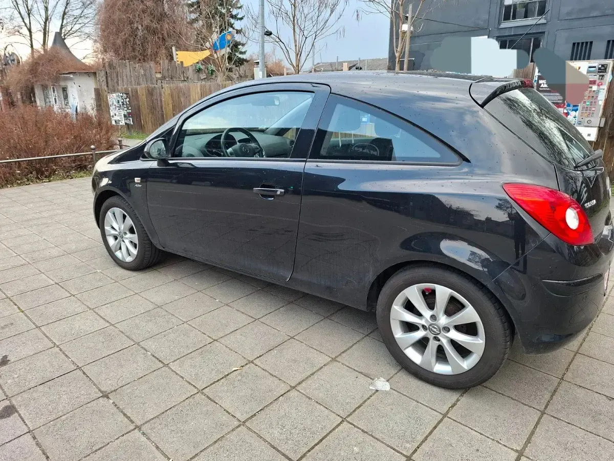 Usata Opel Corsa Active 87 CV (63 kW) 2013 Nero Utilitaria