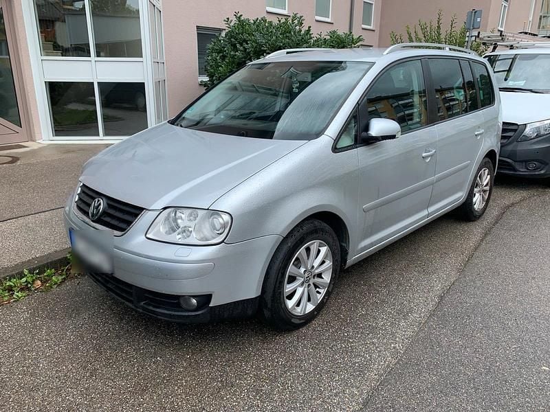 Grau Gebraucht 2007 VW Touran Van / Kleinbus | 2.100 € (Guter Preis) - Bild 1/3