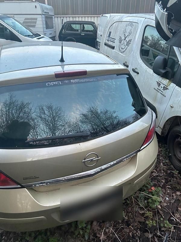 Usata Opel Astra 105 CV (77 kW) 2005 Utilitaria